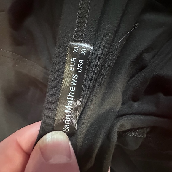 Sarin Mathew’s Black Blouse with Long Sleeves and Classic Style - Picture 4 of 4